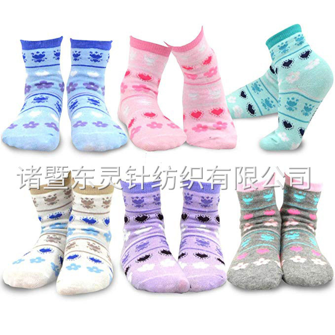 東(dōng)靈 女(nǚ)童時(shí)尚棉質趣味船(chuán)員(yuán)禮盒 18 件(jiàn)裝